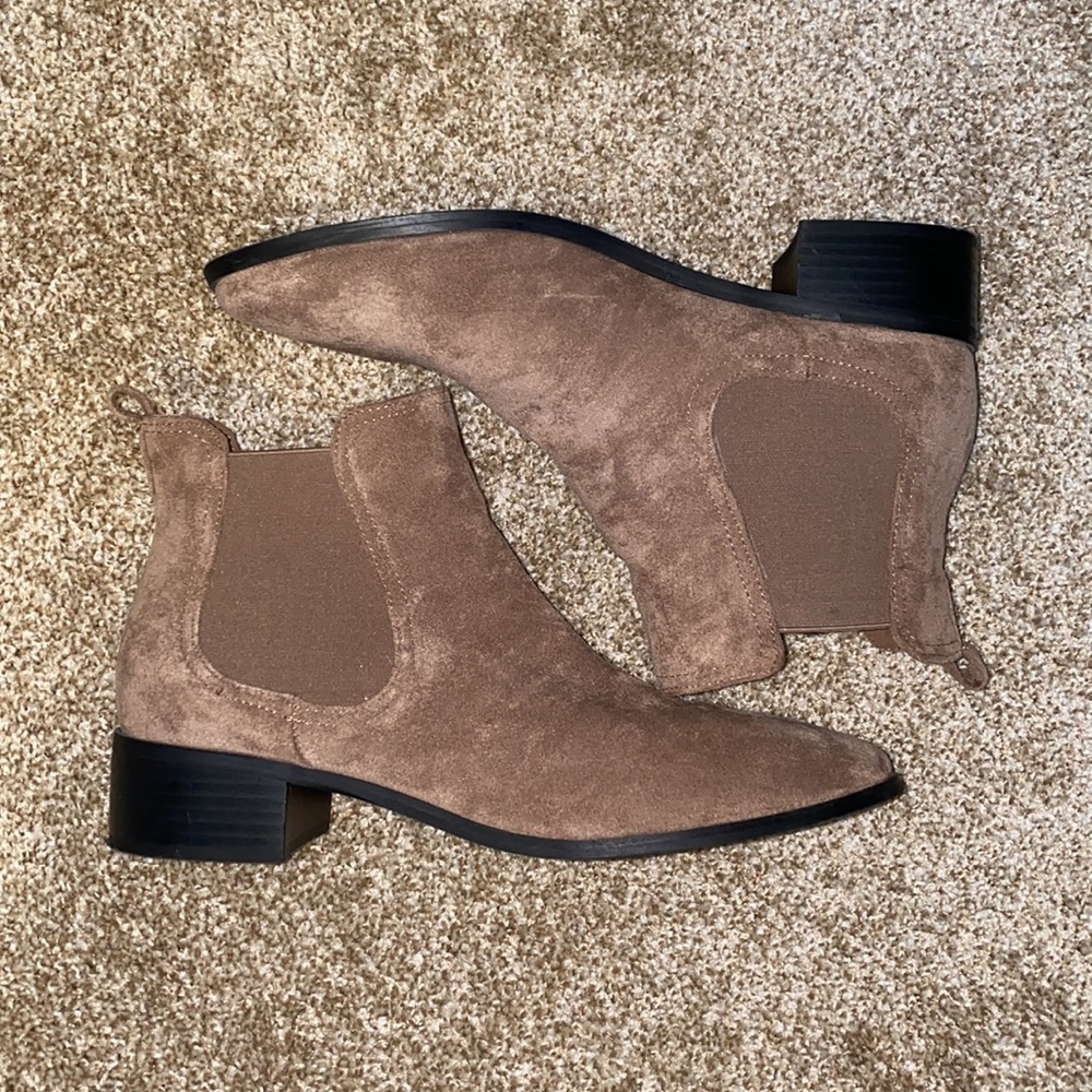 Mauve Chelsea Boot